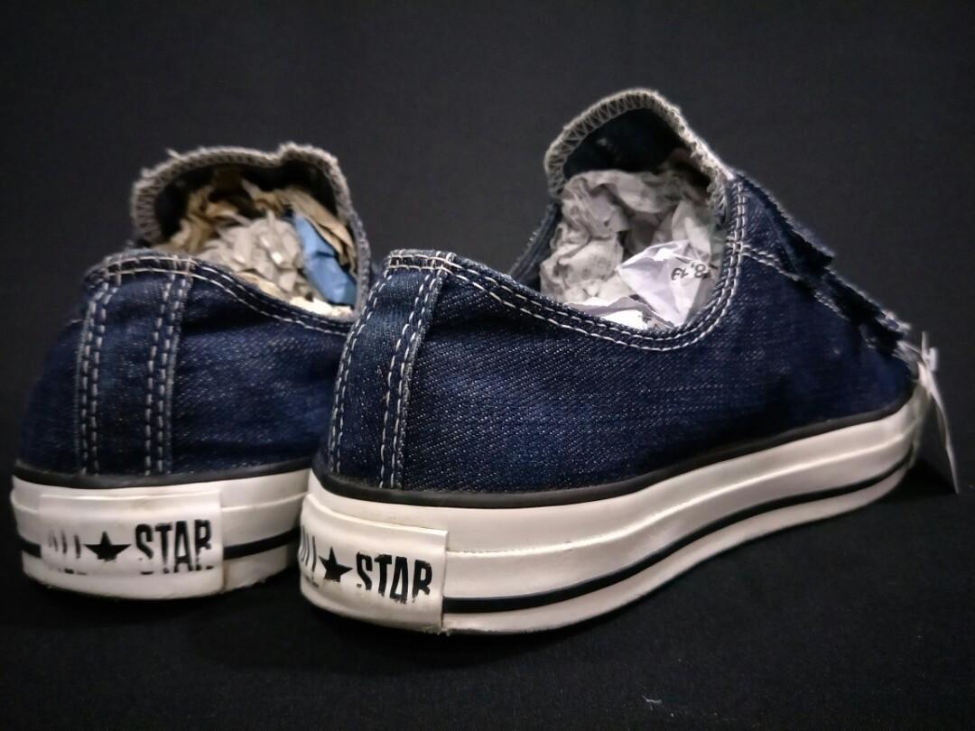 Distressed denim converse low outlet