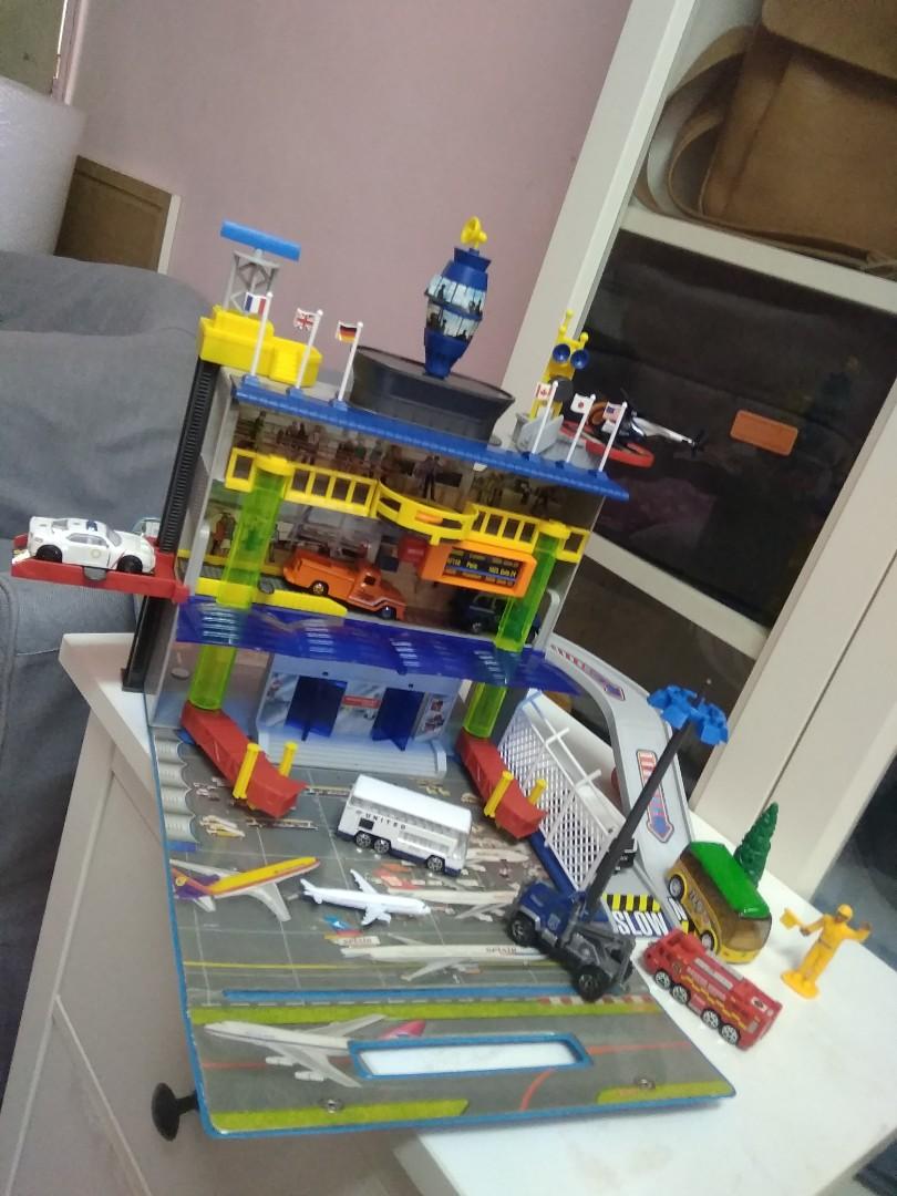 Fast lane deals airport playset