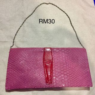 (Category: ) located in . Submitted by frida_new_preloved (Listing ID 1081585171, Image 1). Description: .