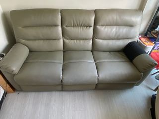(Category: ) located in . Submitted by misssiboconcierge (Listing ID 1081490939, Image 1). Description: .