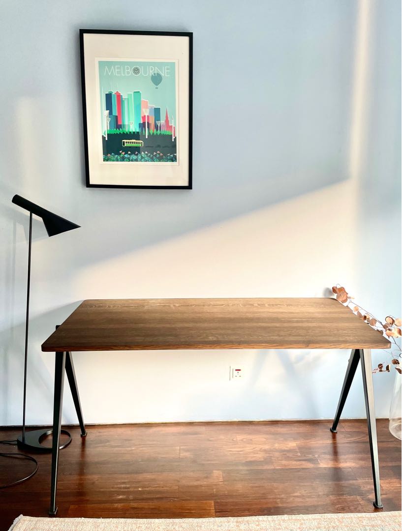 Hay pyramid desk deals