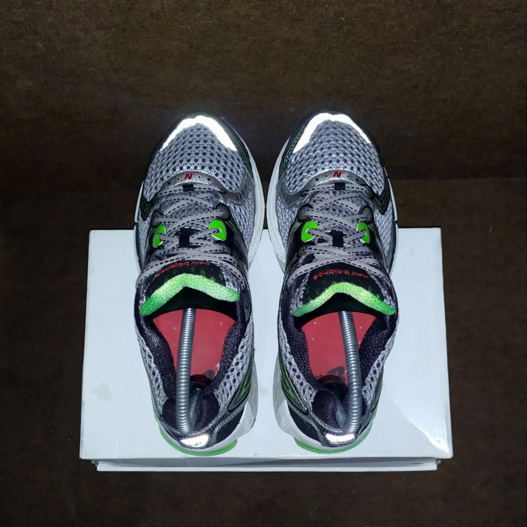 NEW BALANCE 860 V2 RUNNING, Fesyen Pria 