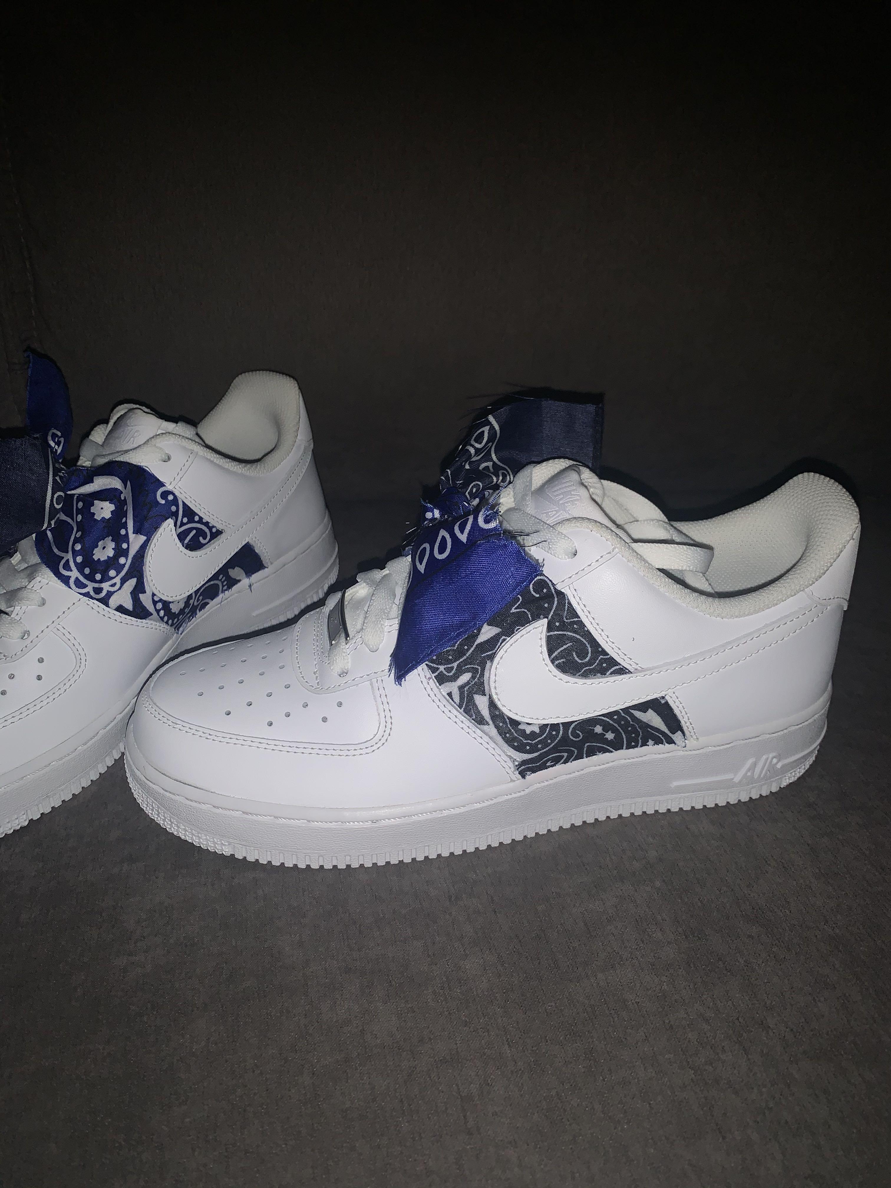 Air forces discount with blue bandana