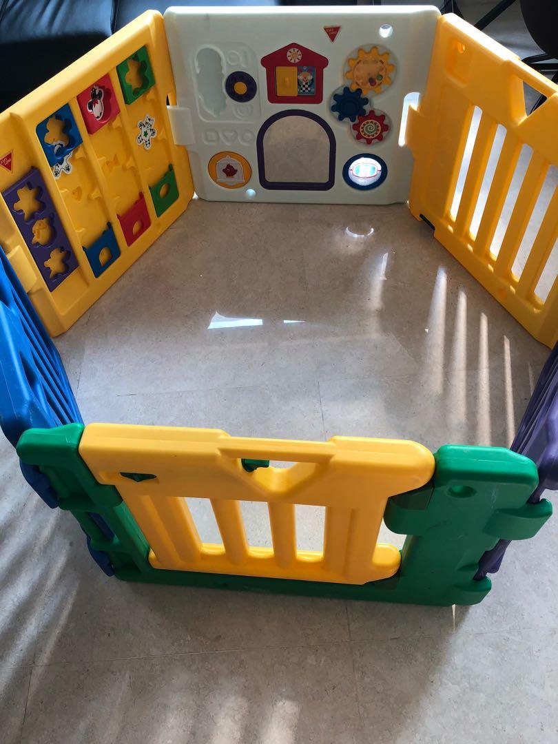 Circle sales baby gate