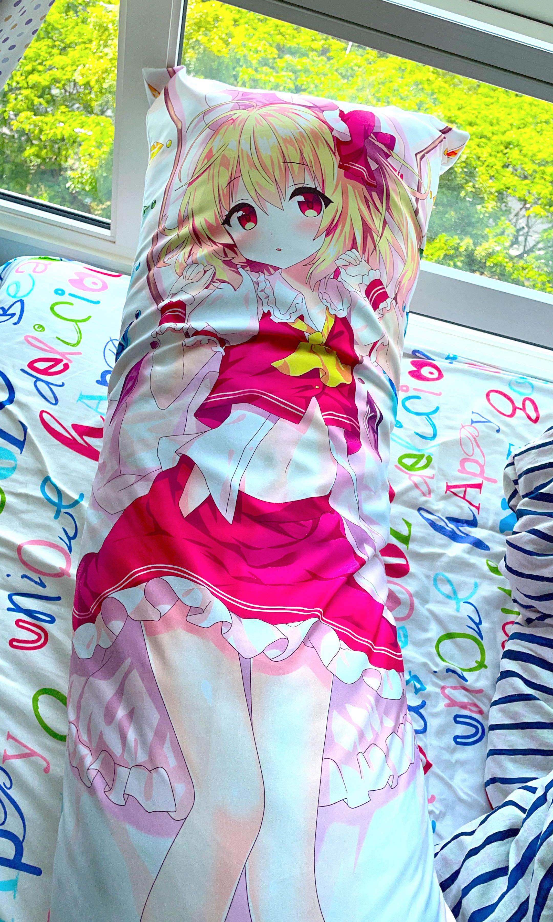 Flandre deals scarlet dakimakura