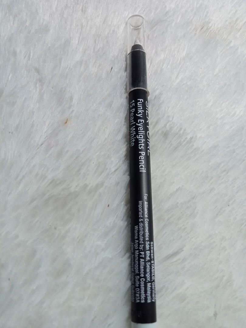 Silky girl eyeliner pencil, Kesehatan & Kecantikan, Rias Wajah di Carousell