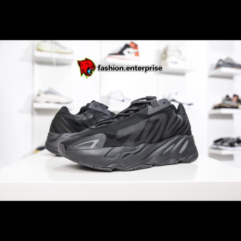 Yeezy 700 mnvn black retail 2025