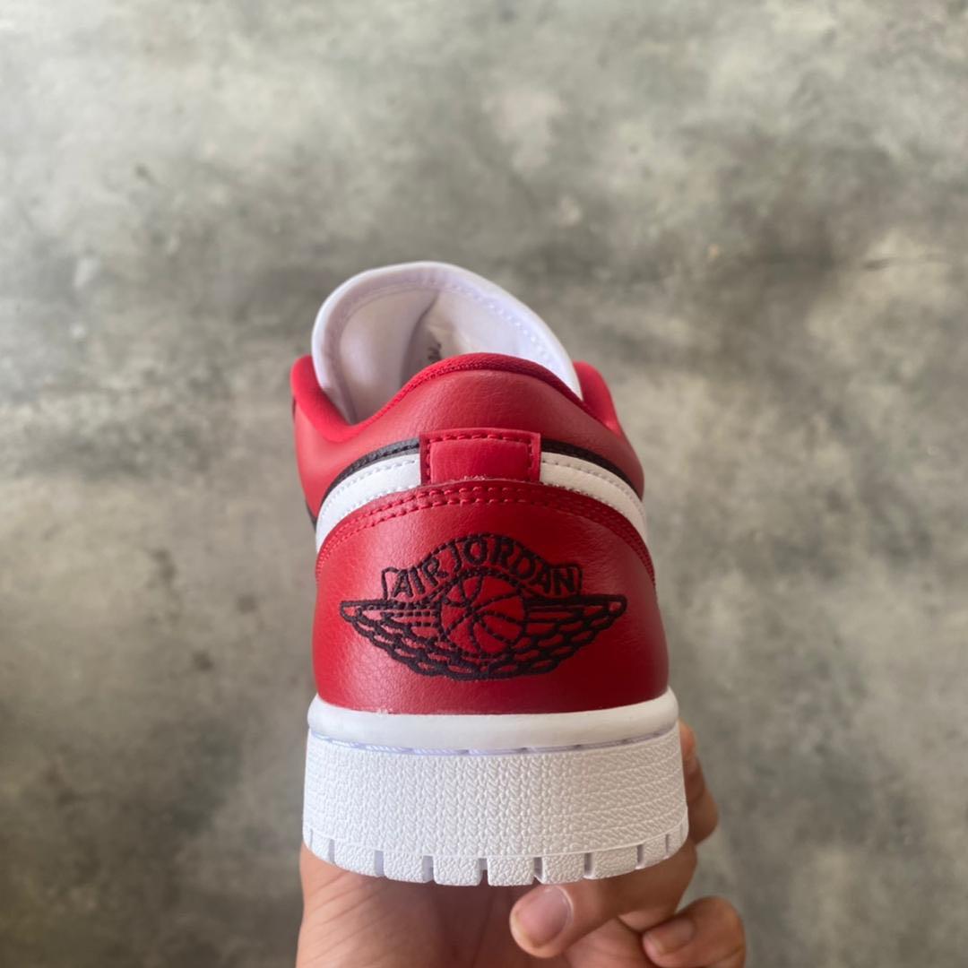 Jordan 15 low hotsell chicago