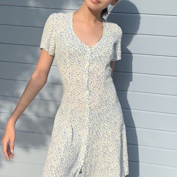 Authenthic Brandy melville lara dress Women s Fashion Tops Sleeveless on Carousell