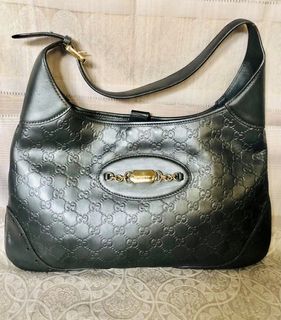 (Category: ) located in . Submitted by authentic.holdalls_88 (Listing ID 1081728966, Image 1). Description: .