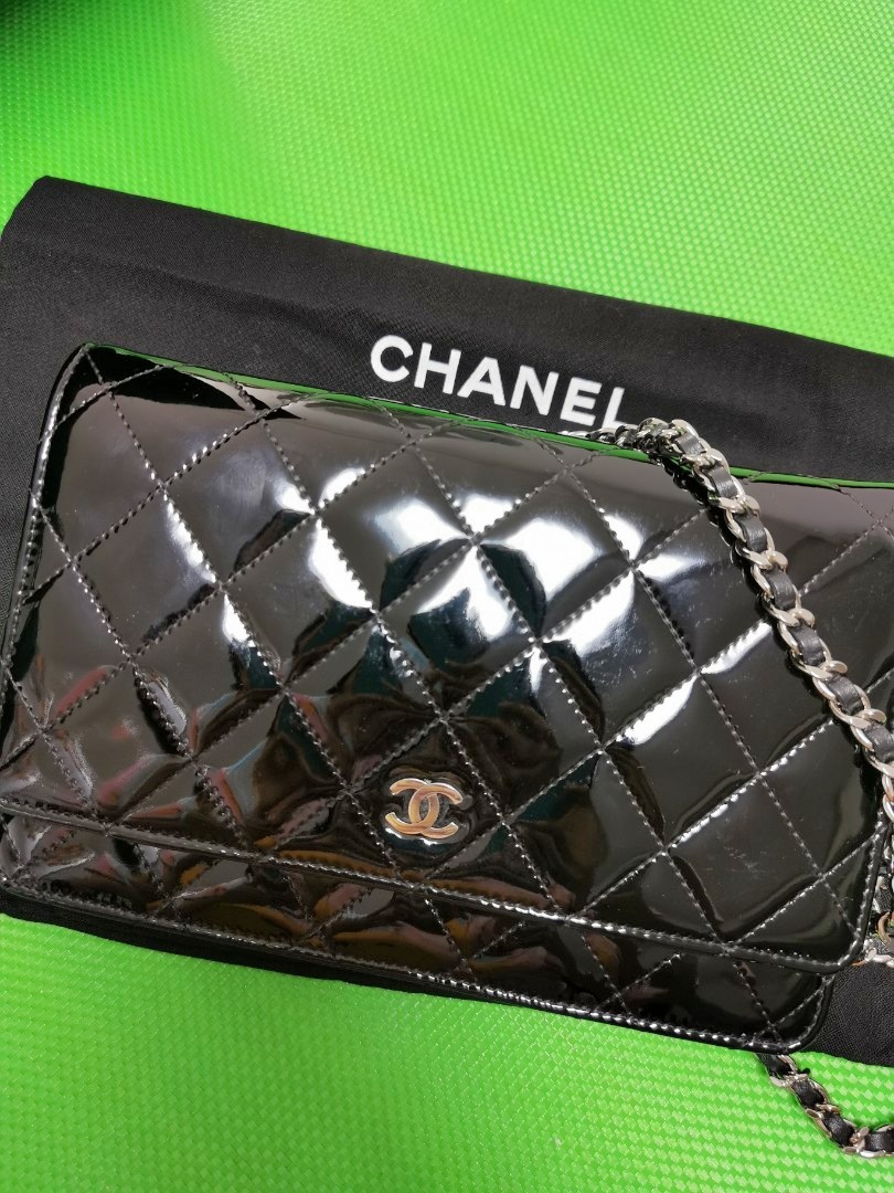 chanel black wallet