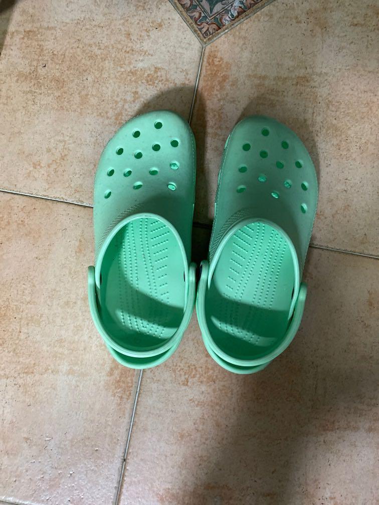 female ugg slides