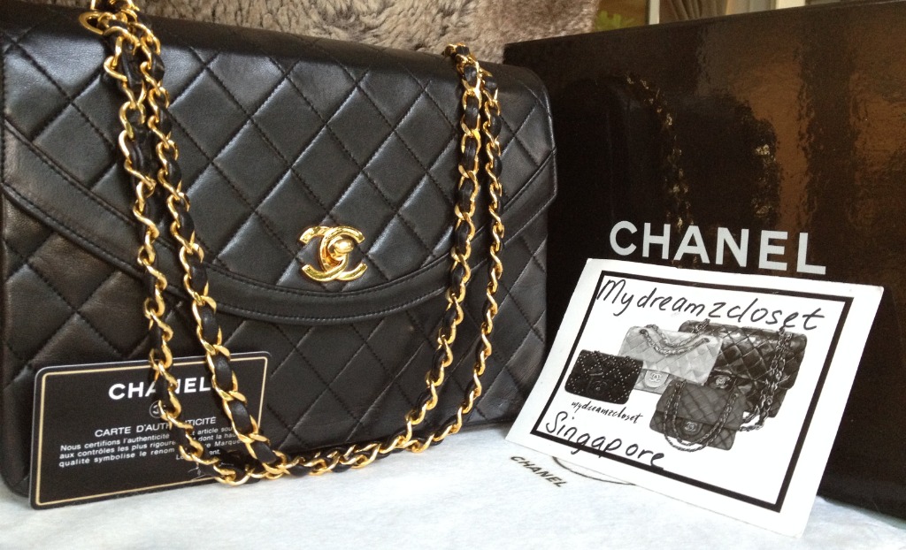 SOLD - FULL SET CHANEL VINTAGE BLACK QUILTED LAMBSKIN 24K GOLD CHAIN CC  CHARM TOTE BAG - My Dreamz Closet