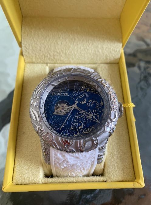 Invicta 26430 top