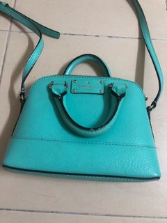 (Category: ) located in . Submitted by halfffizzaaa (Listing ID 1081747394, Image 1). Description: .