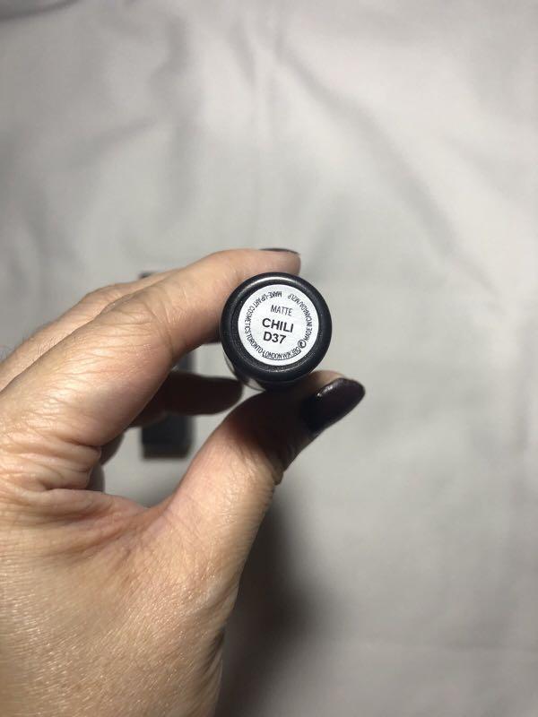 Authentic Mac Chili Lipstick (Category: Makeup) located in Caloocan City. Submitted by jbboby (Listing ID 1081751884, Image 3). Description: Used for a couple of times as you can see in the picture. Item will be sanitized before shipping to the buyer..
