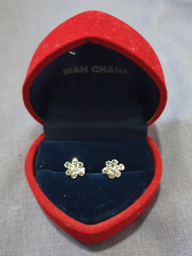 Wah hot sale chan earrings