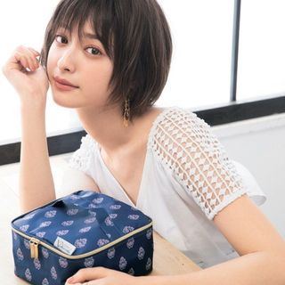 日本 BITEKI x Velnica 深藍色牛津布 雜誌附錄 方型 化妝袋64231358160002110