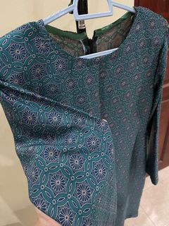 (Category: ) located in . Submitted by shopprelovedz (Listing ID 1081942593, Image 1). Description: .