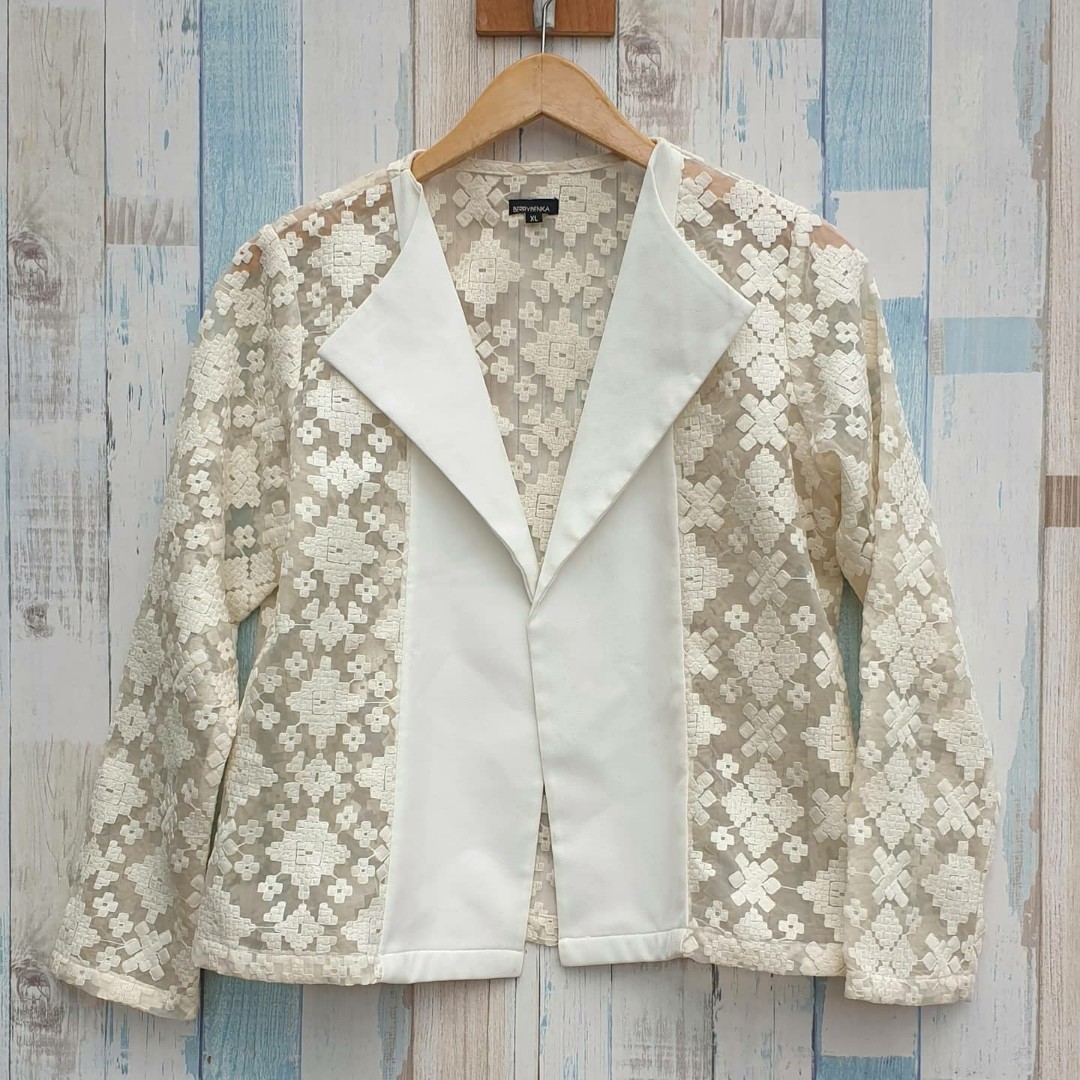 Blazer organza by berrybenka, Fesyen Wanita, Pakaian Wanita, Baju Luaran di  Carousell