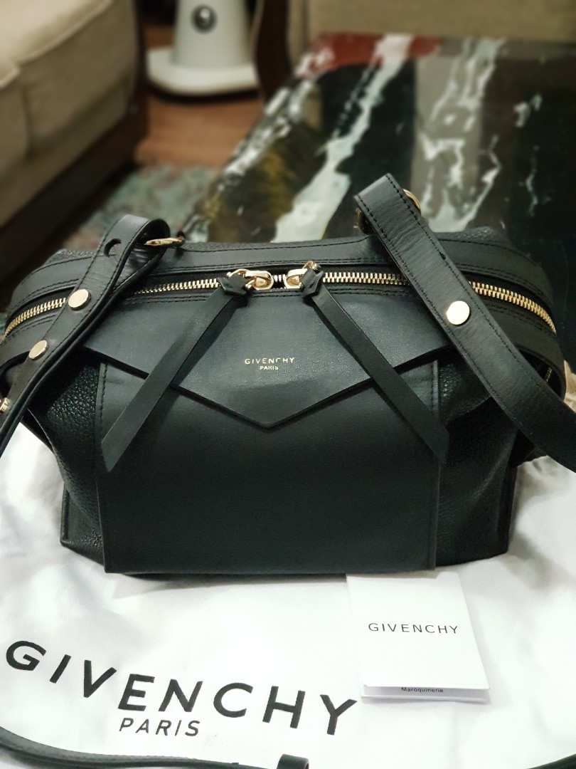 givenchy luggage tag