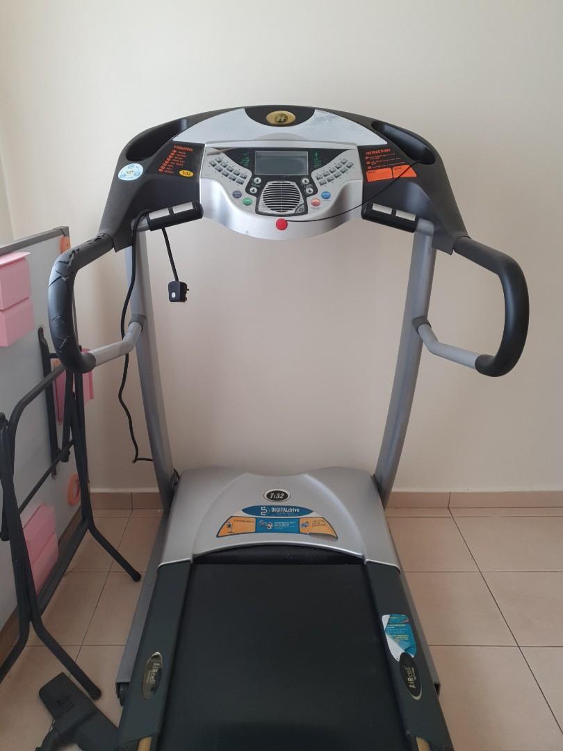 Horizon Ti32 Threadmill