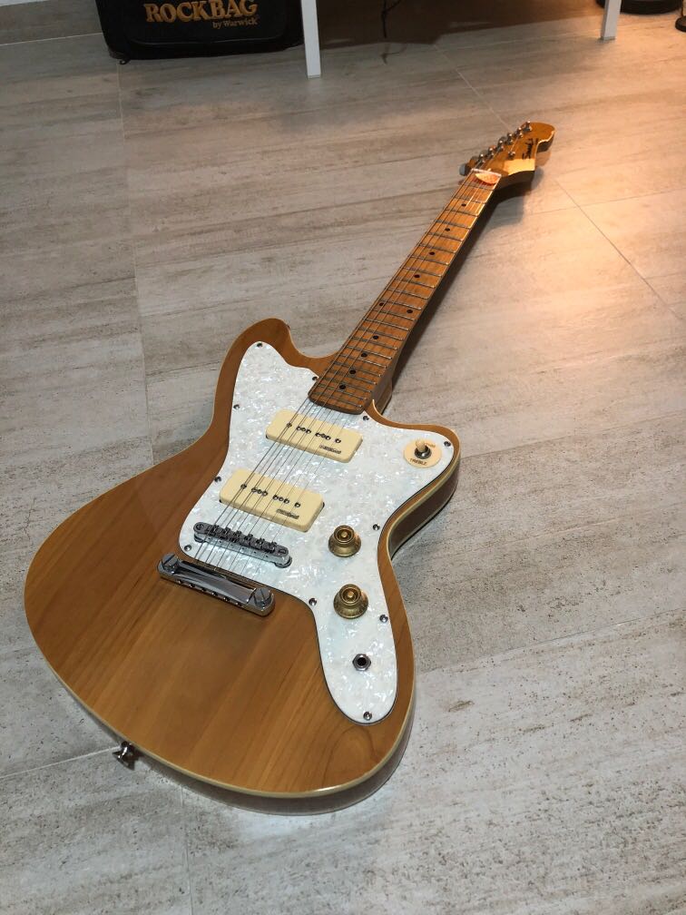 Jazzmaster hotsell style guitar