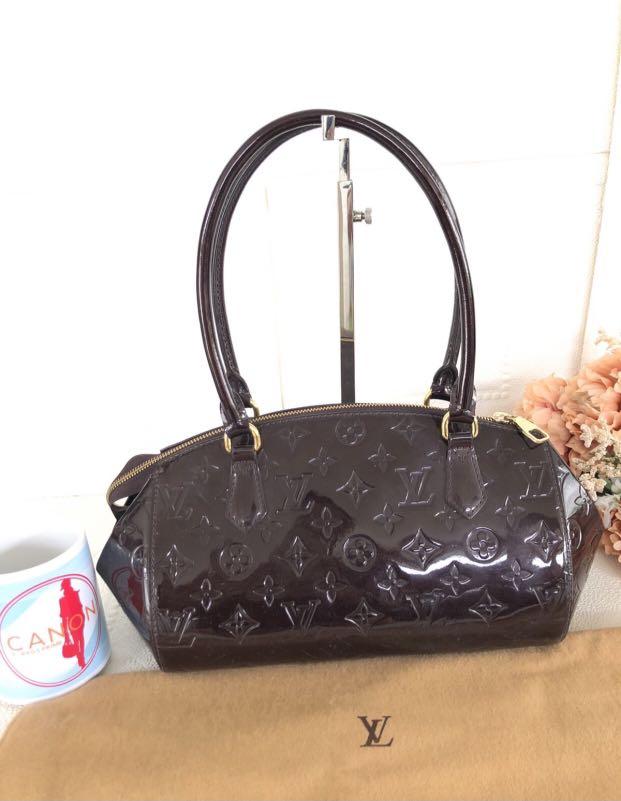 Louis Vuitton Monogram Vernis Sherwood PM Amarante. Made in France, Luxury,  Bags & Wallets on Carousell