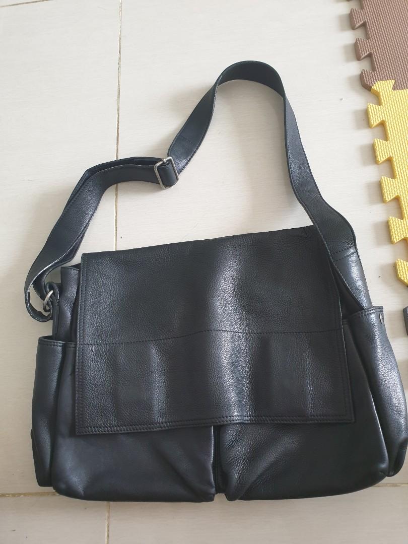 Messenger country road Men s Fashion Bags Sling Bags on Carousell