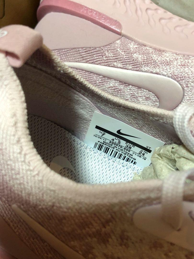 Nike women's epic react flyknit on sale running shoes - pearl pink/rose