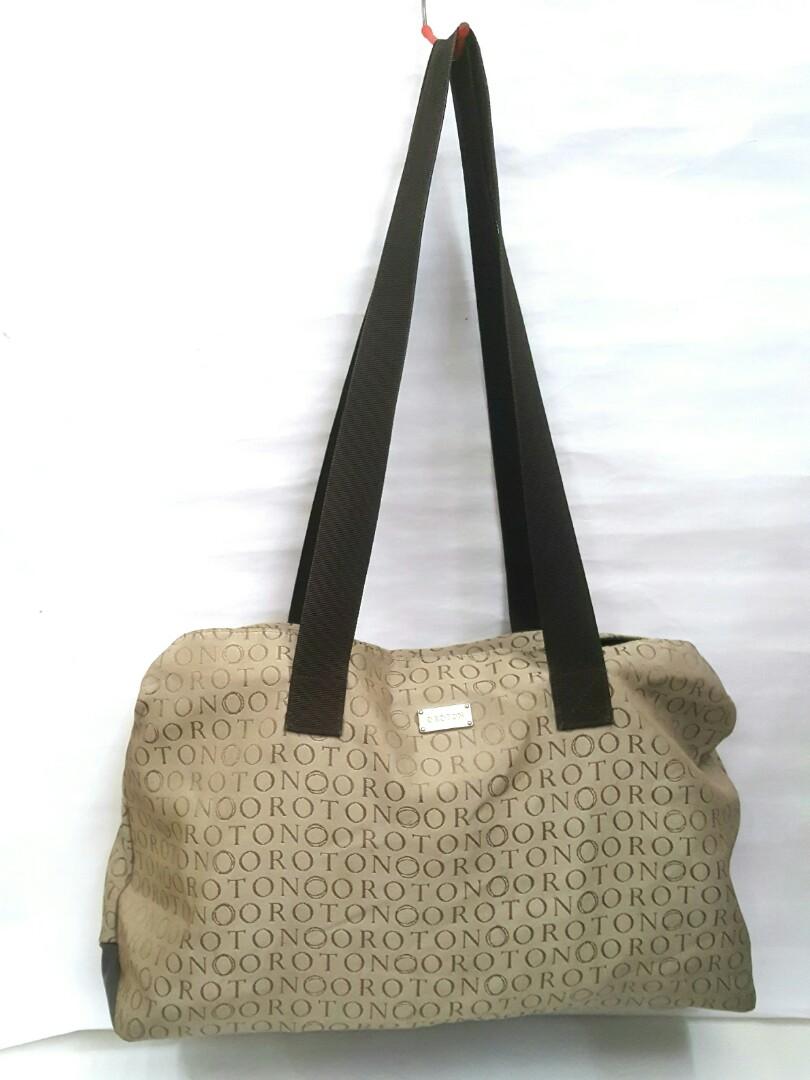 Oroton signature 2025 o bag