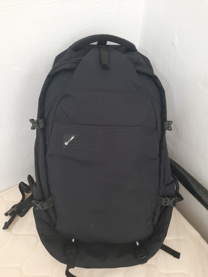 PACsafe venture safe 55L travel pack