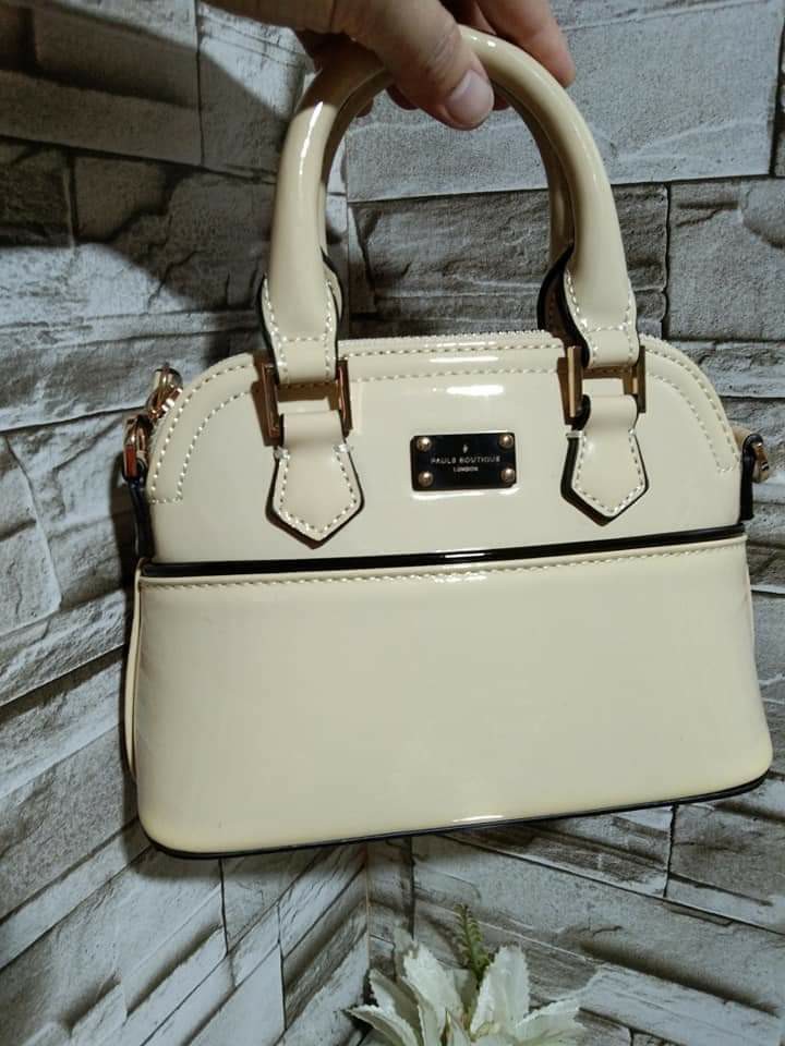 $194 Authentic Pauls Boutique Mini Alma bag, Women's Fashion, Bags &  Wallets, Cross-body Bags on Carousell