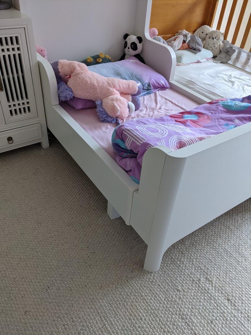 Perfect condition Ikea extendable Toddler bed, Furniture & Home Living