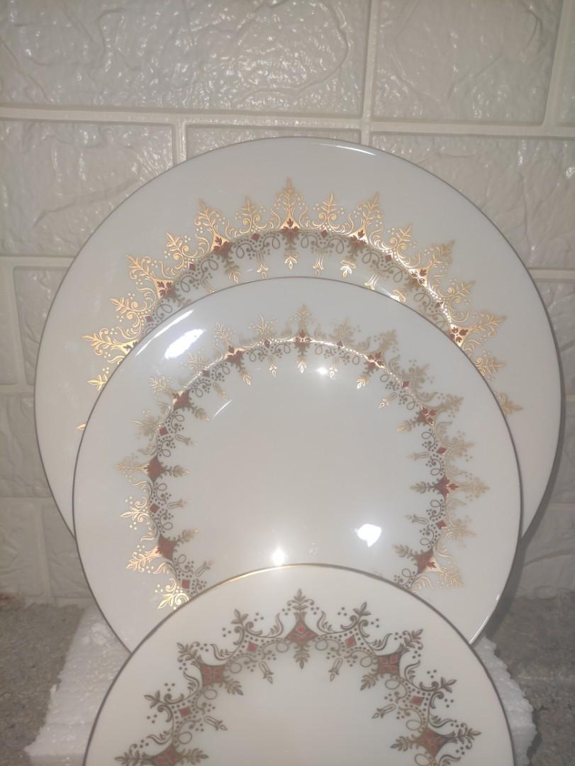 Royal Crown Derby Cherbourg 5pc place (Category: Dinnerware & Cutlery) located in Santa Maria. Submitted by casa_de_marques (Listing ID 1079689783, Image 3). Description: Royal Crown Derby Cherbourg Made in England 5pc place setting 1 dinner plate 1 lunch plate 1 bread and butter plate 1 cup 1 saucerp 11 settings availabe (55pcs).