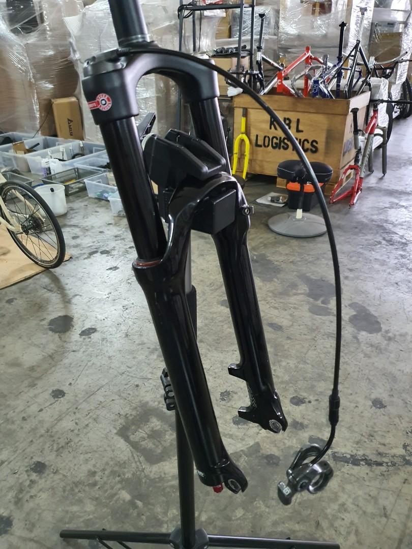 SR Suntour Epixon - 26er Air Fork, Sports Equipment, Bicycles & Parts ...