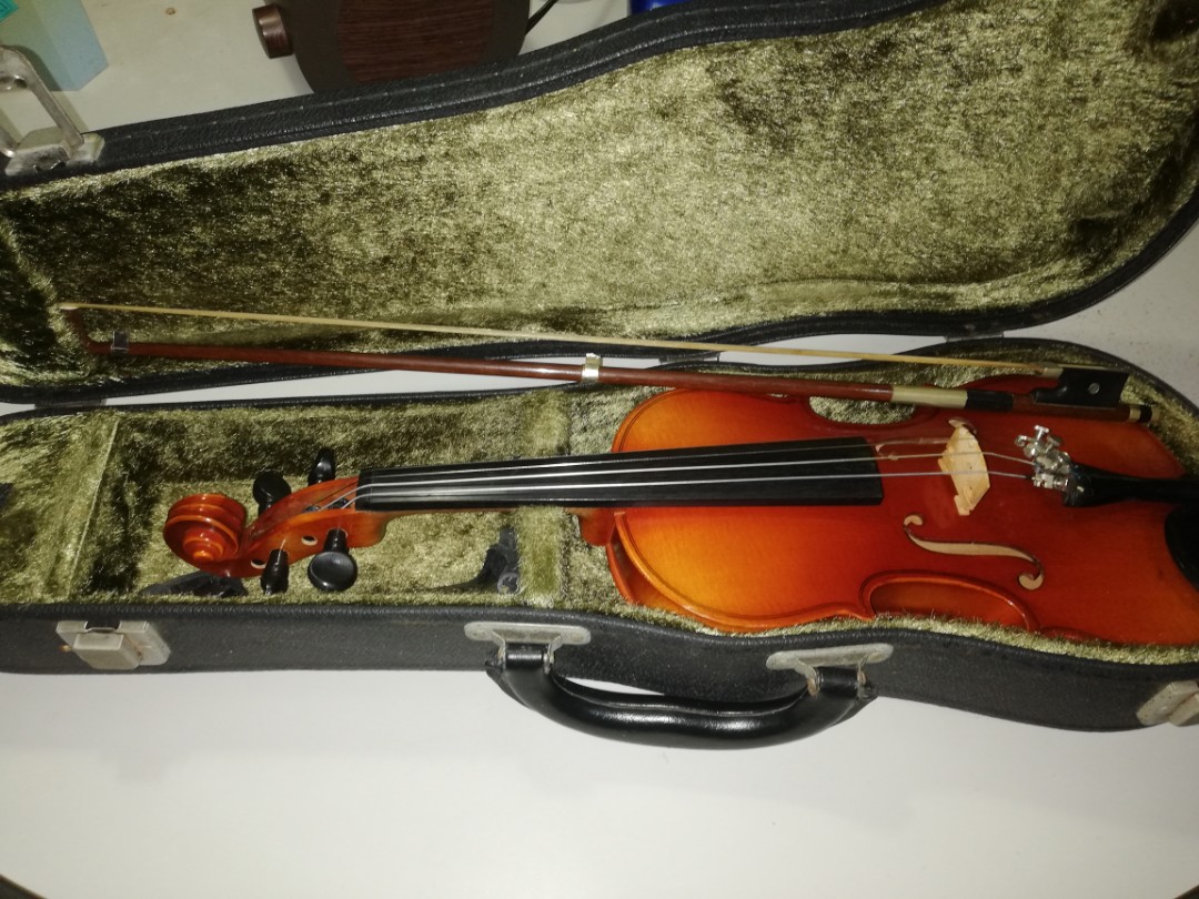 Suzuki violin, Hobbies & Toys, Music & Media, Musical Instruments on ...