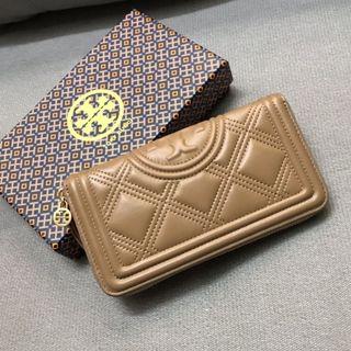 💯 AUTHENTIC TORY BURCH FLEMING Medium VS Small, Women's Fashion, Bags &  Wallets, Purses & Pouches on Carousell