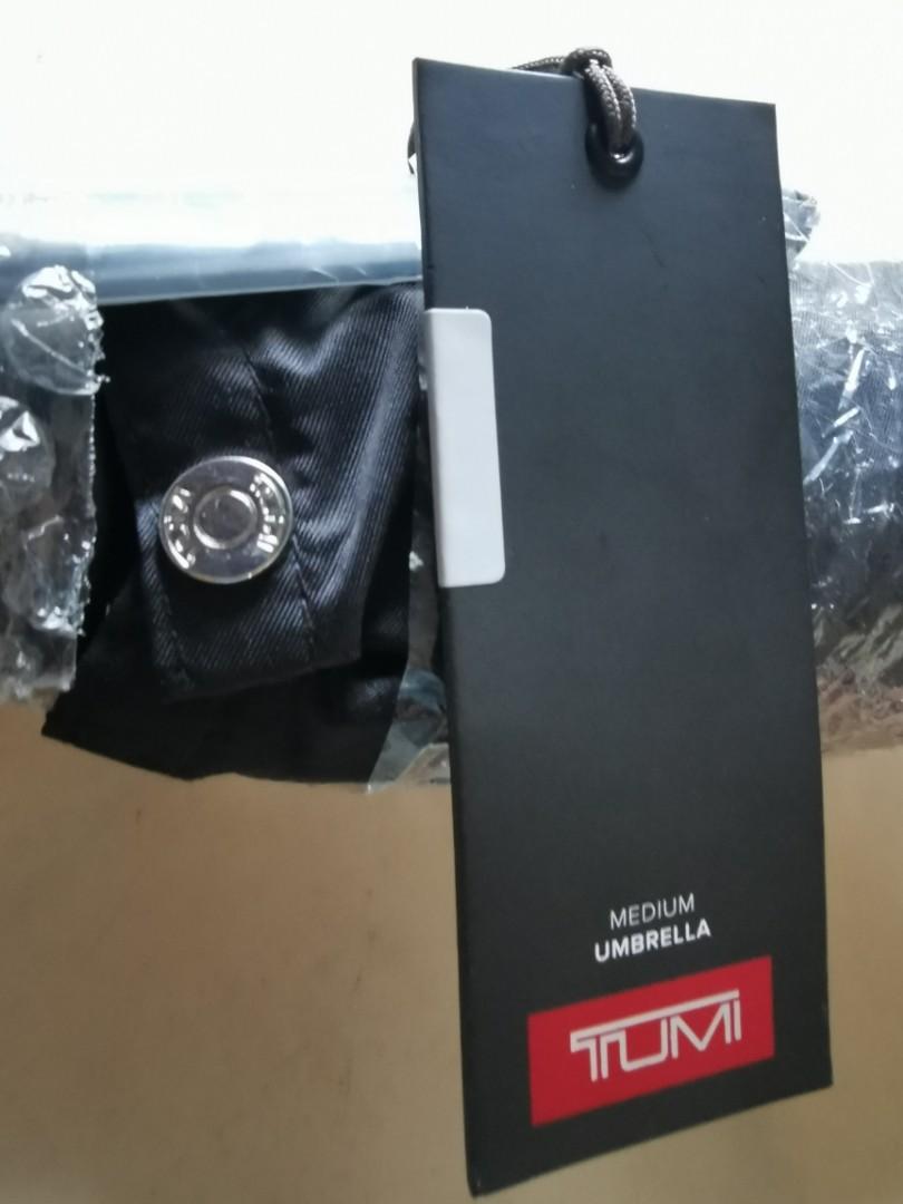 tumi medium auto close umbrella