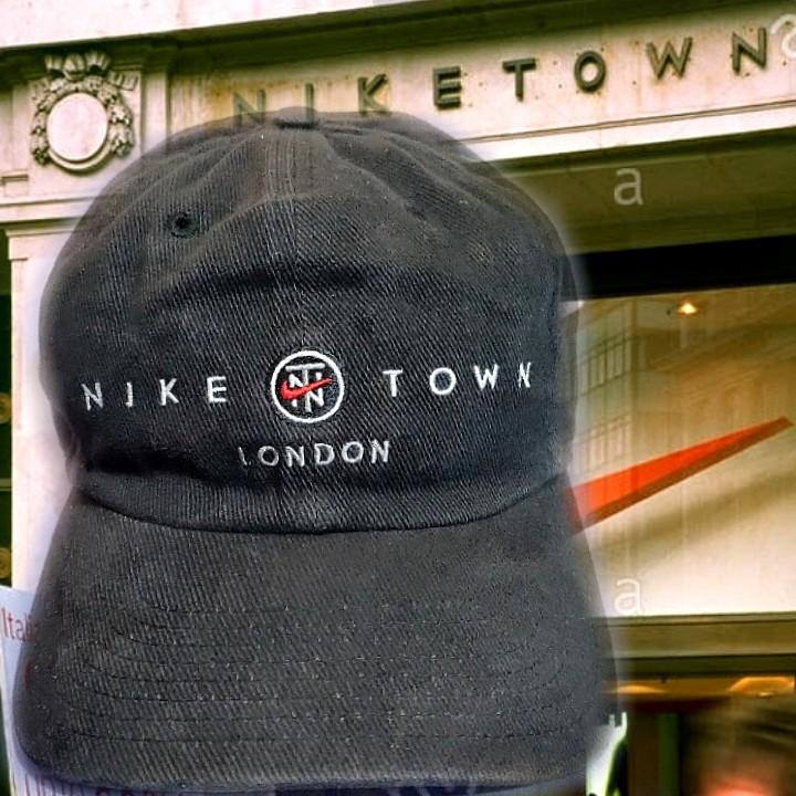 SOLD Vtg Niketown London cap. Nike court Men s Fashion