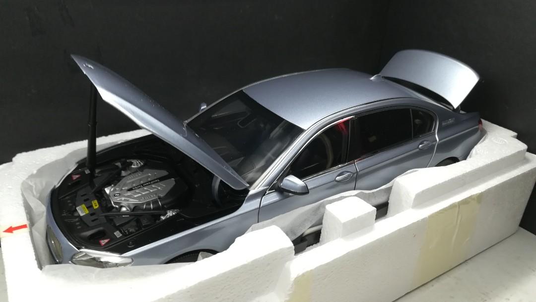 1/18 Scale BMW “7 Series Model Car”Limited Edition & Detailed