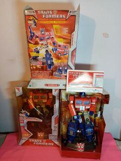 A CLASSIC, RARE Vintage 20th Anniversary Optimus Prime that any hardcore Transformer Fan must add to their collection   ( NEW, NEVER play before. Wrapped protectively ) 
Transformers Series: Robots In Disguise   ( Open to Offer )