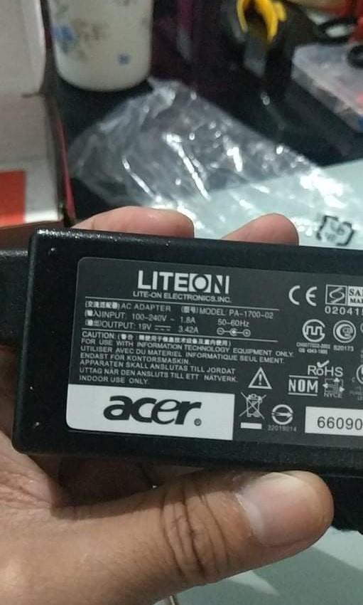laptop charger acer 19V (Category: Laptops & Notebooks) located in Mandaluyong City. Submitted by good_find_online_store (Listing ID 1082131828, Image 1). Description: acer laptop charger 19 Volts 3.42 Amps 65Watts output tip 5.5mm x 1.7mm 100v - 240v/50-60Hz.
