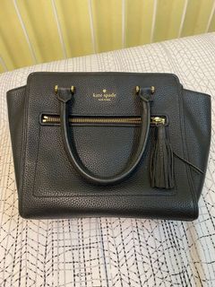 (Category: ) located in . Submitted by yeye.wardrobe (Listing ID 1082181716, Image 1). Description: .