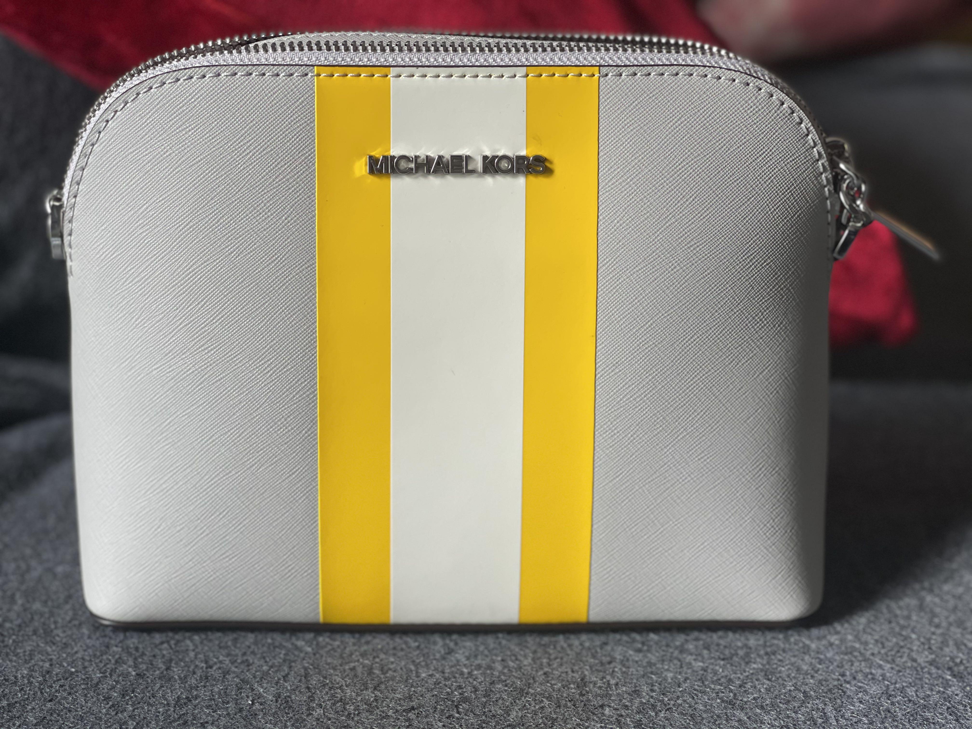 Michael Kors Cindy Wallet 2024 favors