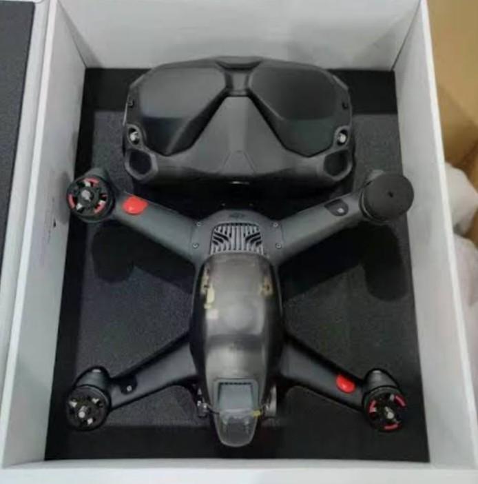 Dji fpv (Category: Drones) located in Manila. Submitted by kla.kenneth7777 (Listing ID 1082155068, Image 3). Description: SALE! dji fpv drone combo Brand new sealed with warranty official store. On hand! Pls call 09235086060 09279097878.