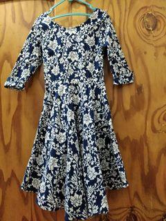 Dress kerut