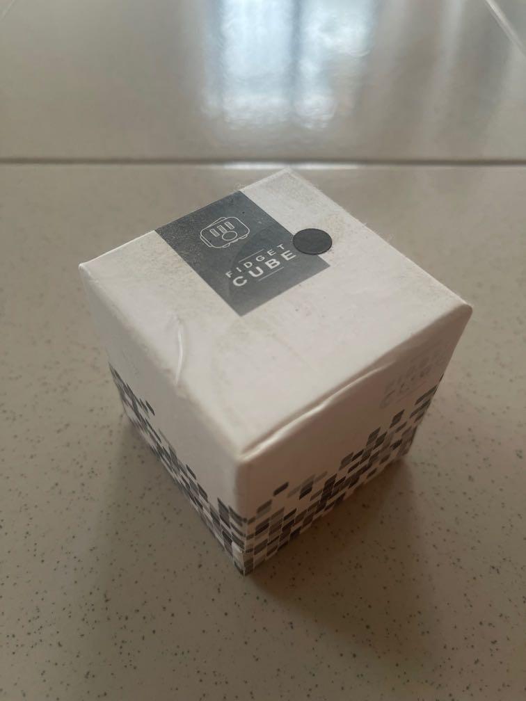Fidget Cube (Category: Toys & Games) located in Kulai. Submitted by en___03 (Listing ID 1082038485, Image 1). Description: For reducing stress purpose.