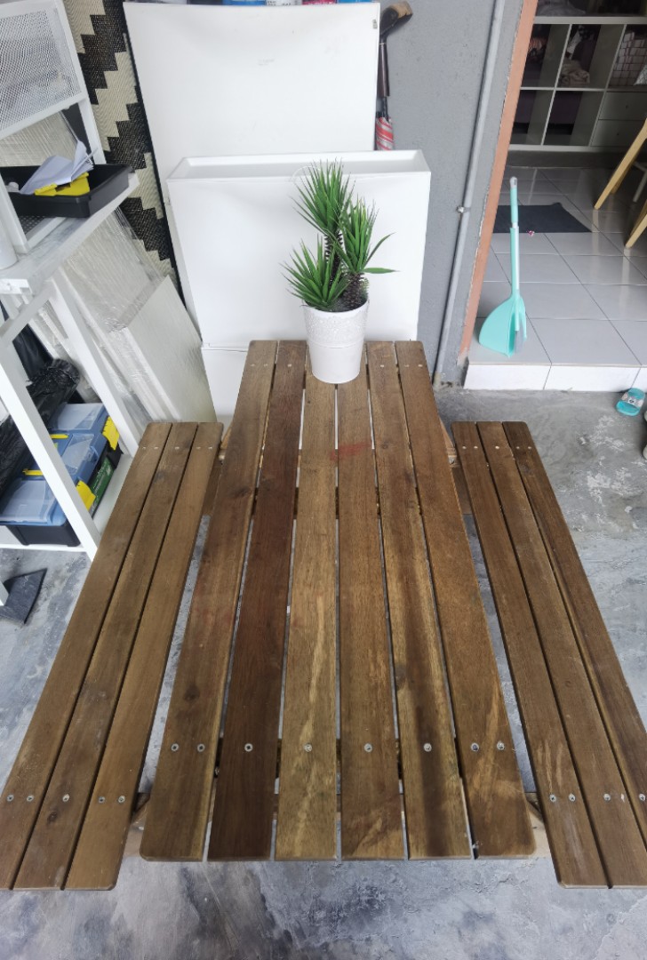 Kids tables