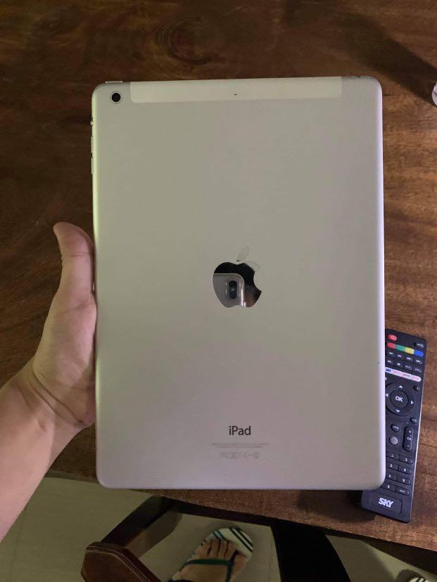 Ipad Air 1 32 gb Wifi only (Category: iPad) located in Mandaluyong City. Submitted by declutter.mac (Listing ID 1082187695, Image 2). Description: No issues, no scratches sa screen Small dent sa lower right corner, not visible with case. Seldom used No box included, I lost the box sa old house namin..